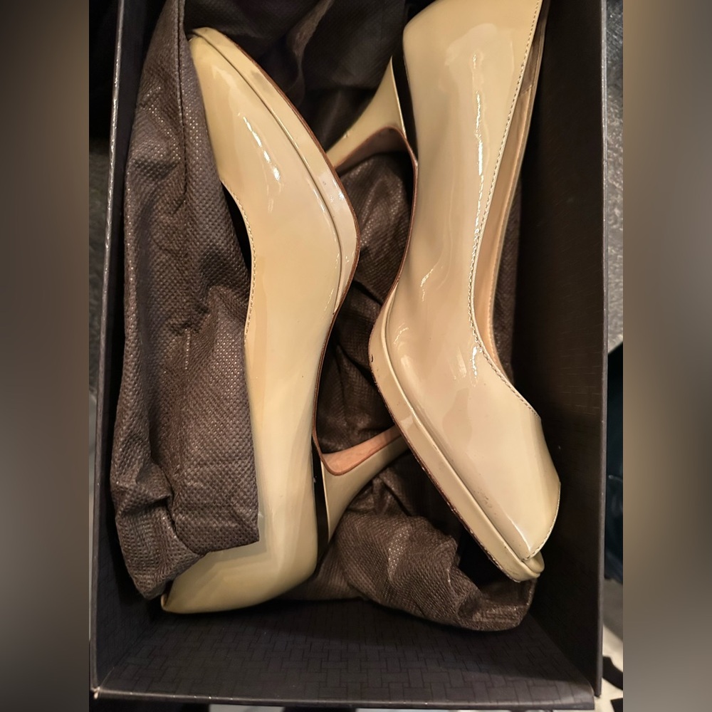 Cole Haan Carma OT Air Pump - Putty in box